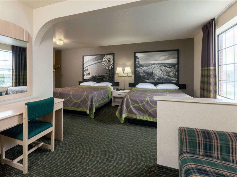 Super 8 By Wyndham Tulsa/Downtown/East Hotell Eksteriør bilde